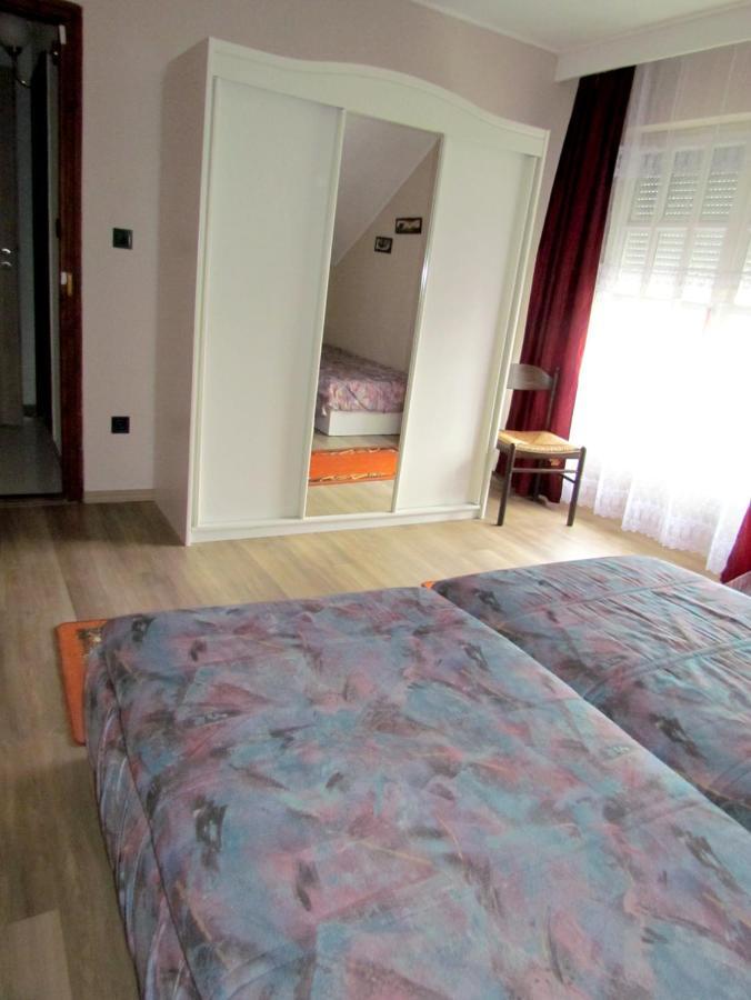 Leander Vendeghaz Hotel Gyenesdias Bagian luar foto